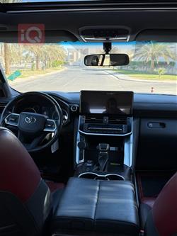 تۆیۆتا لاند کروزەر